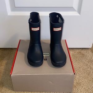 Kids hunter boots navy size 8